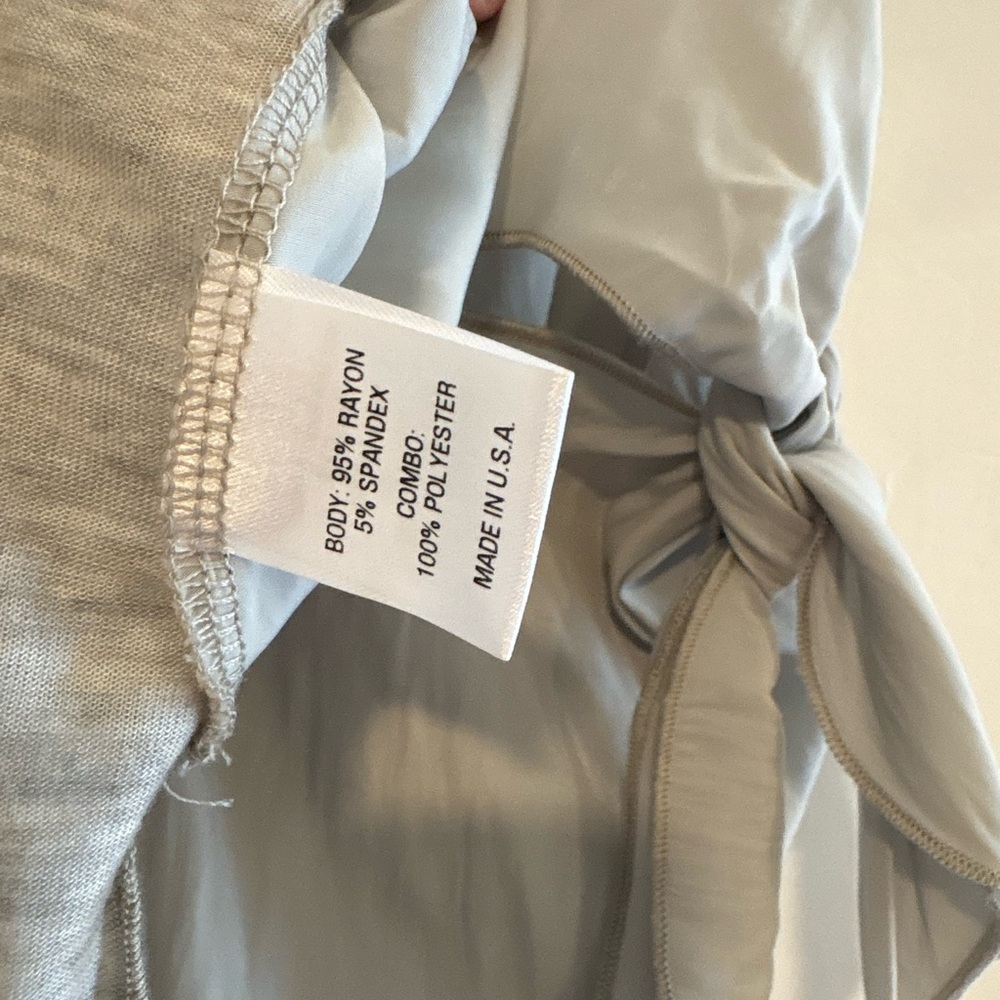 Lola & Sophie Light Gray & green Blouse with Tie Sleeves | quiet luxury $138 - Picture 4 of 7
